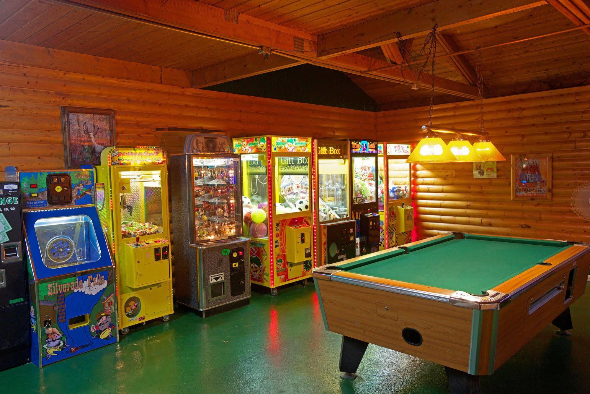 Arrowhead Resort Campground Plainville Екстериор снимка