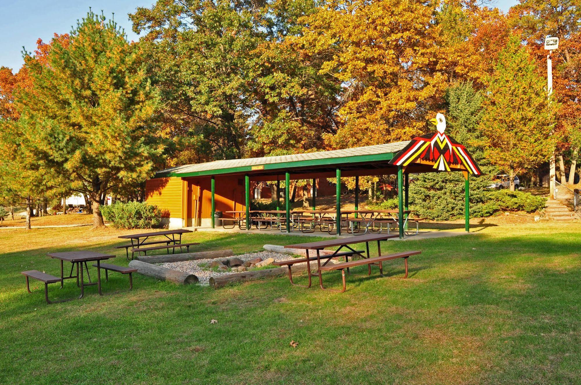 Arrowhead Resort Campground Plainville Екстериор снимка